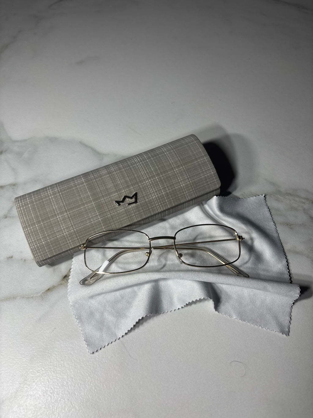 Limassol Moon – okulary fashion inspirowane nadmorskim Limassol. Billion Moons