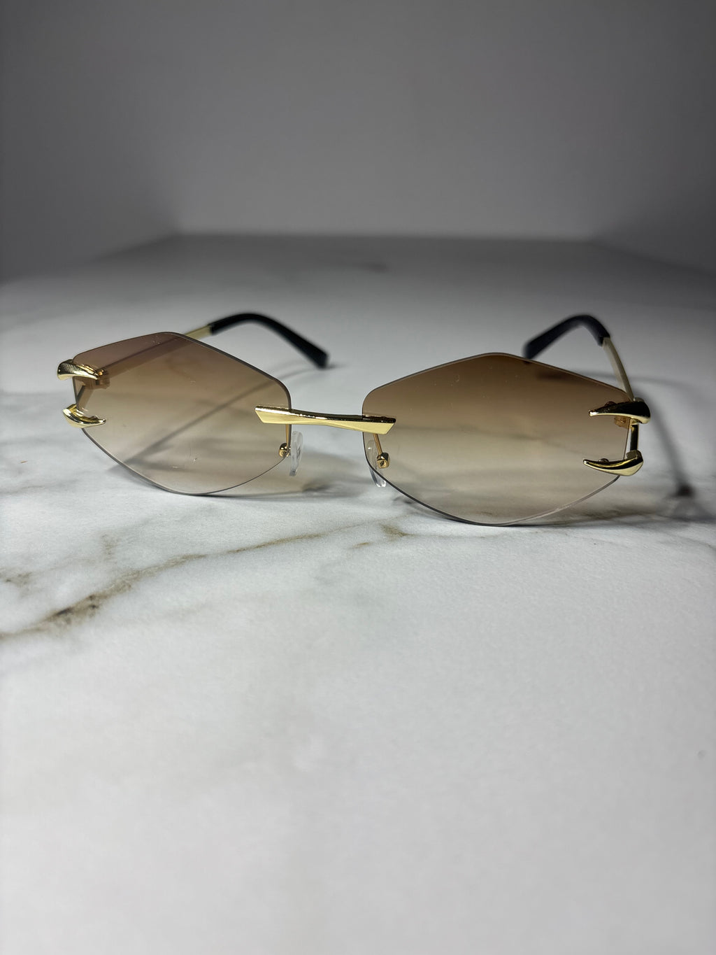 Dubai Moon – okulary fashion inspirowane nowoczesnością Dubaju. Billion Moons