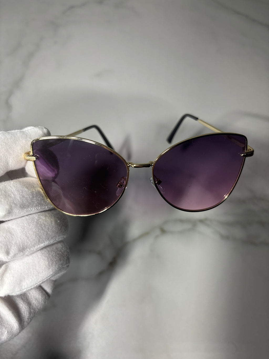 Algier Moon – okulary fashion inspirowane Klasyczna forma z nutą artystycznego charakteru. Styl wyważony i inspirowany architekturą Algieru.