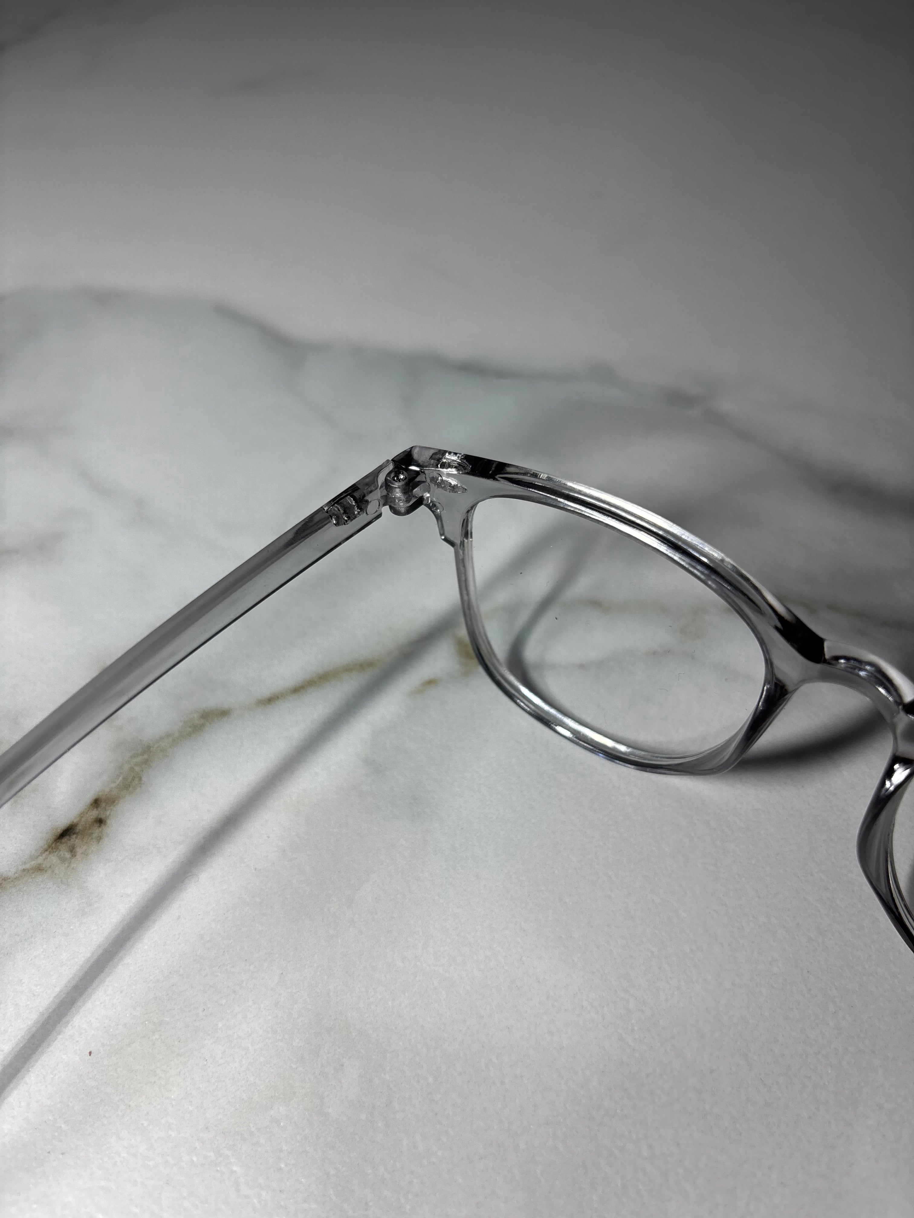 Detroit Moon – okulary inspirowane modernizmem Detroit
|Billion Moons