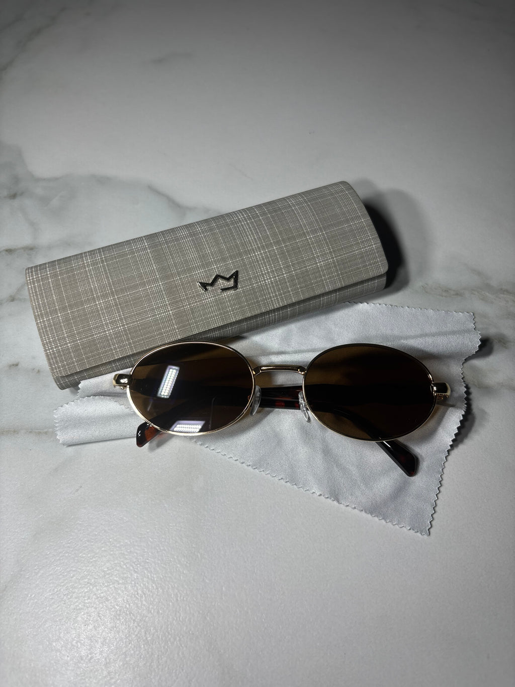 Prague Moon – okulary fashion inspirowane klimatem Pragi. Billion Moons