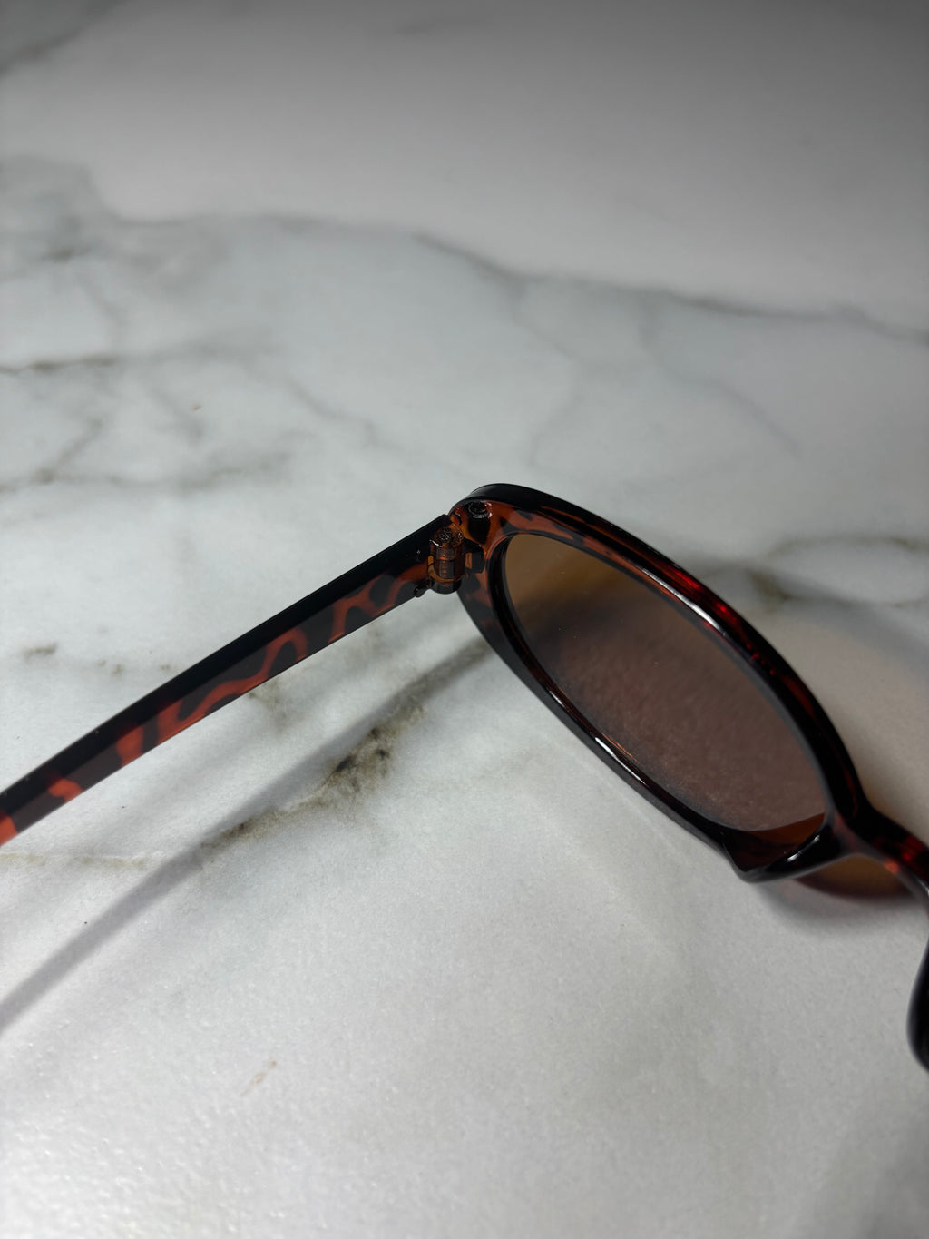 Stockholm Moon – okulary fashion inspirowane minimalizmem Sztokholmu. Billion Moons