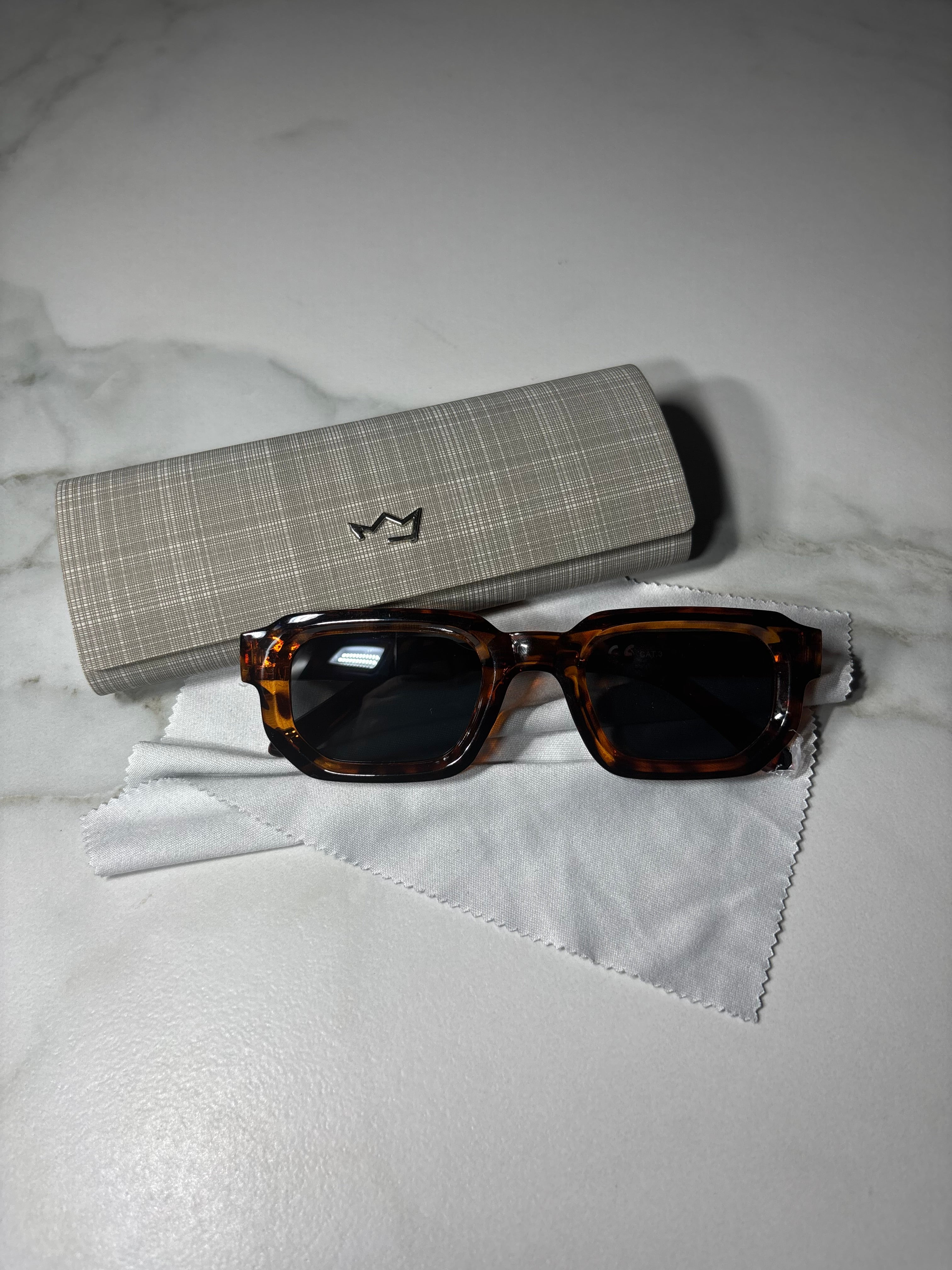 Tunis Moon – okulary fashion inspirowane światłem Tunisu. Billion Moons