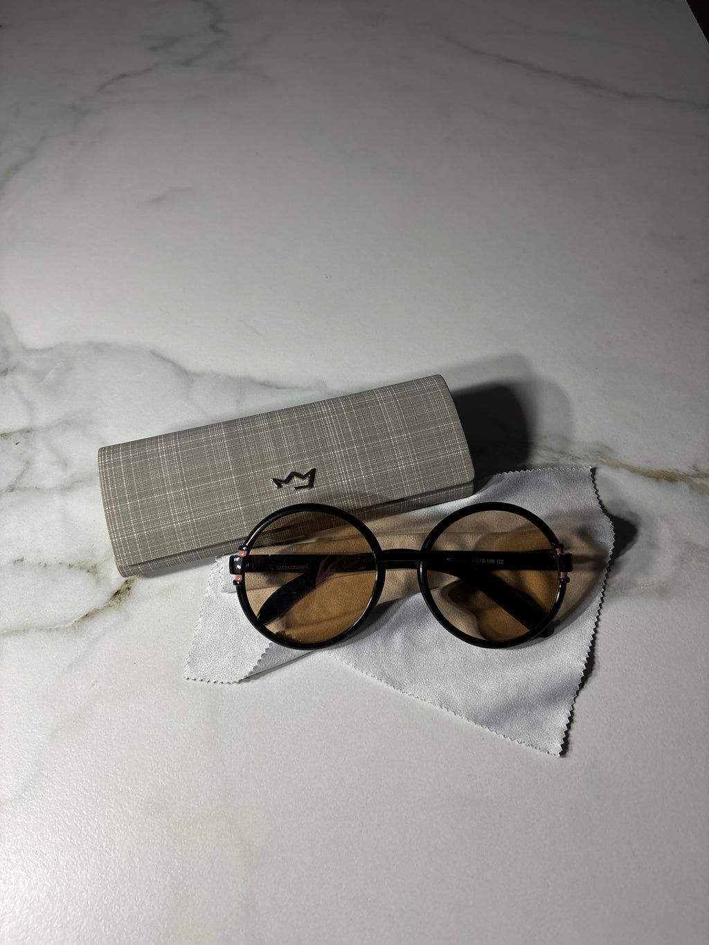 Boston Moon – okulary inspirowane klasyką Bostonu
| Billion Moons