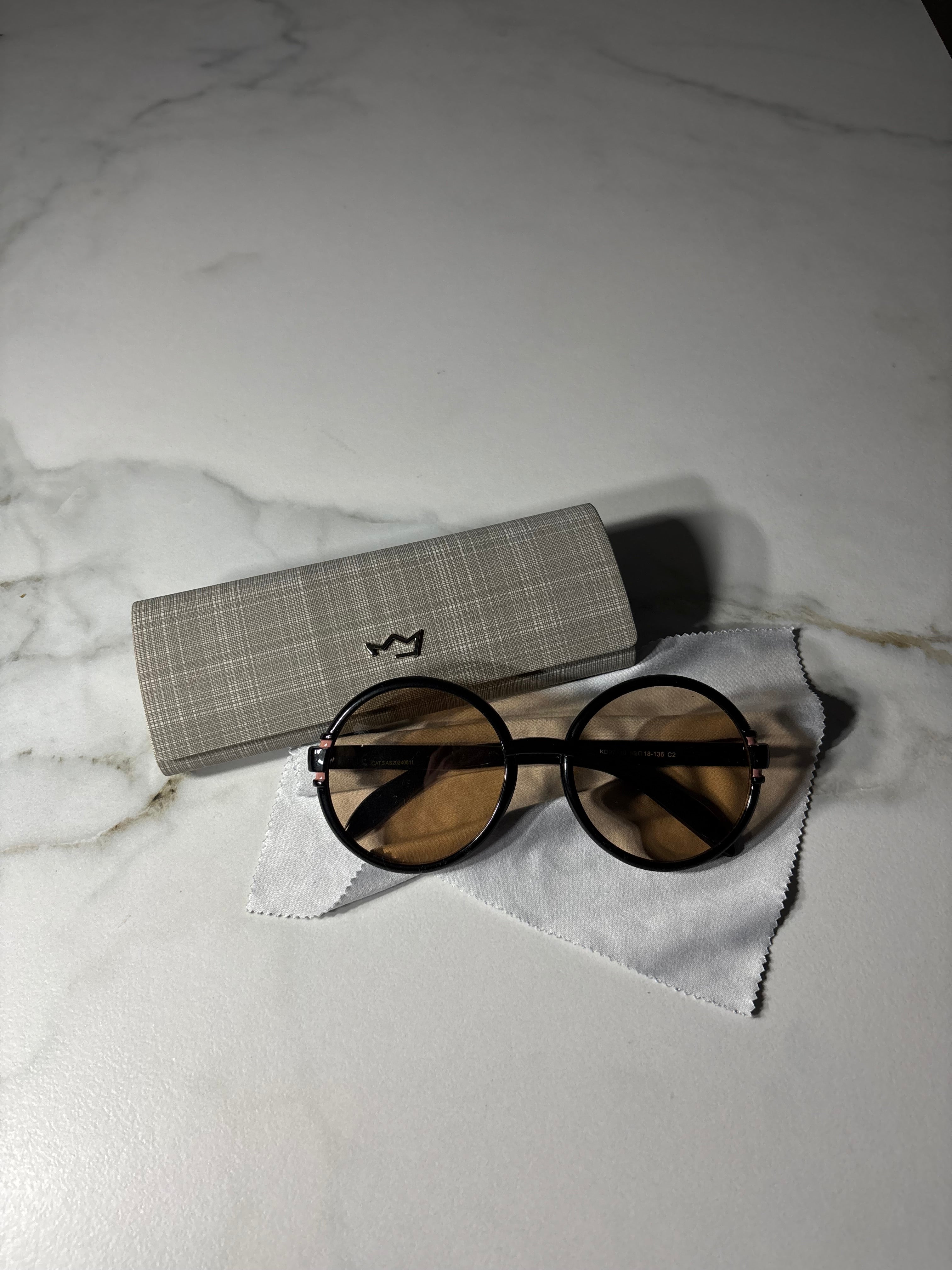 Boston Moon – okulary inspirowane klasyką Bostonu
| Billion Moons