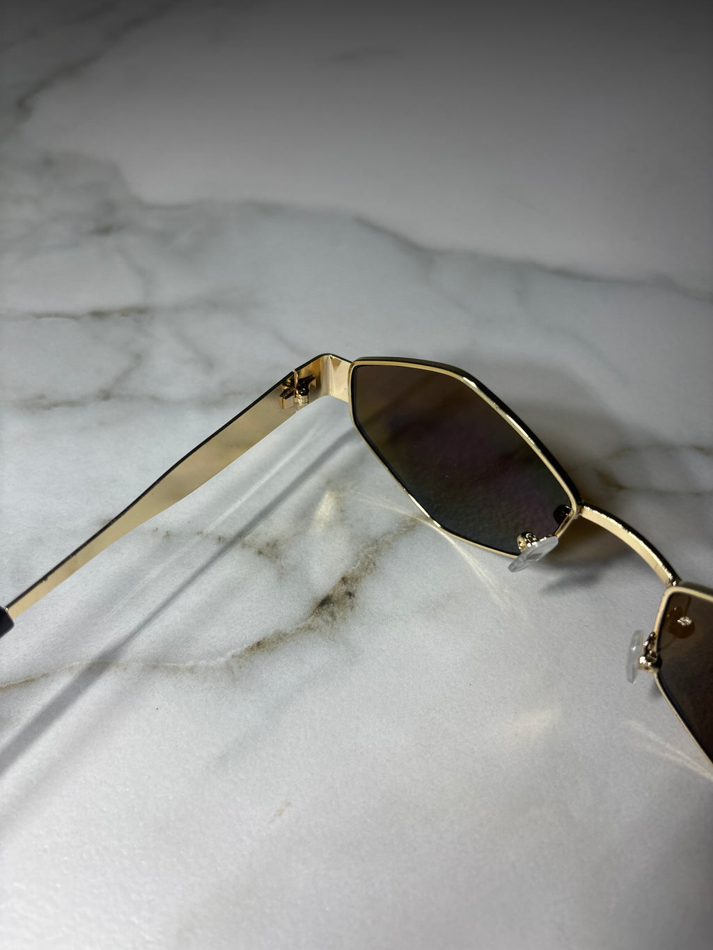 Limassol Moon – okulary fashion inspirowane nadmorskim Limassol. Billion Moons