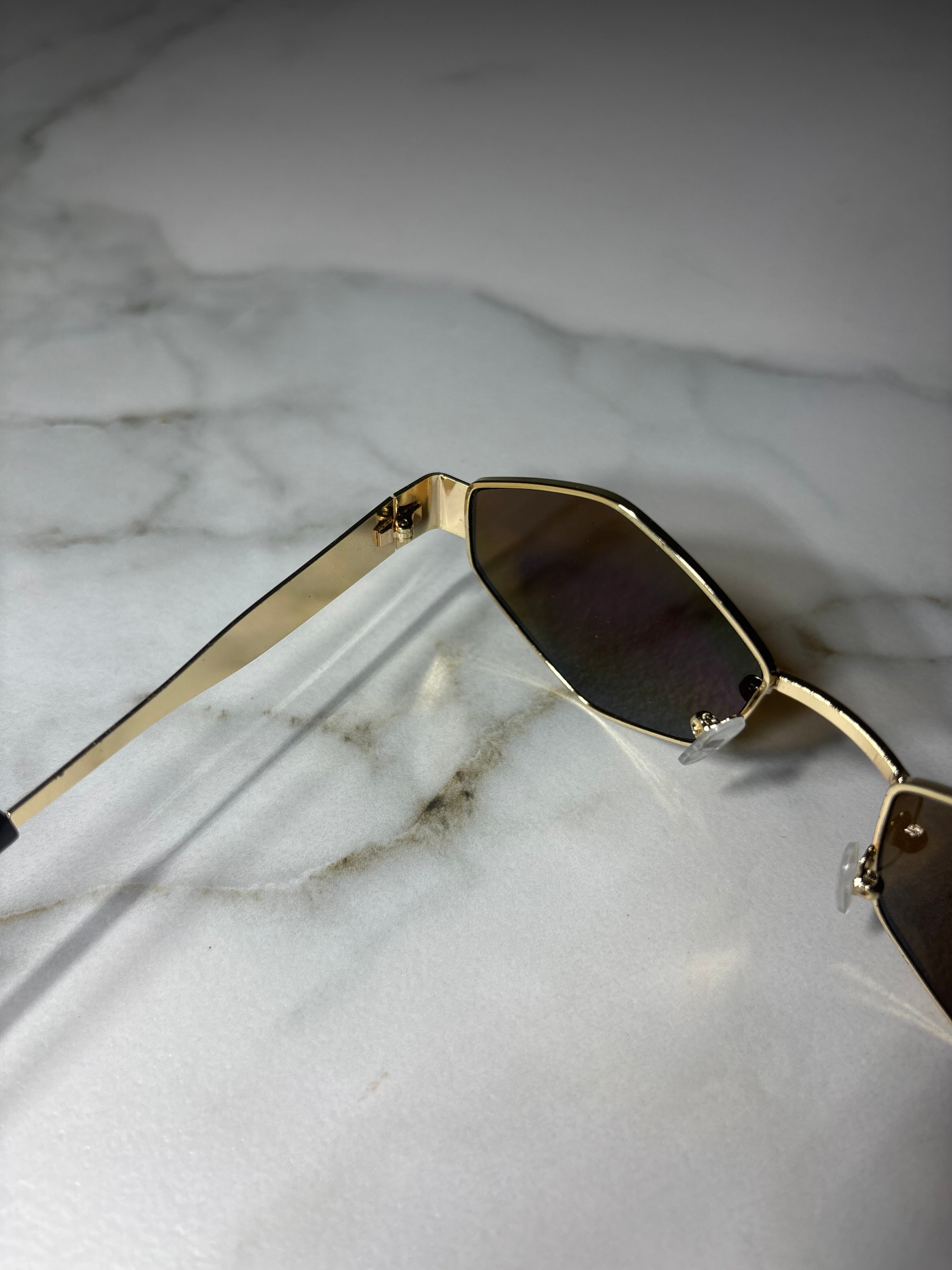 Limassol Moon – okulary fashion inspirowane nadmorskim Limassol. Billion Moons