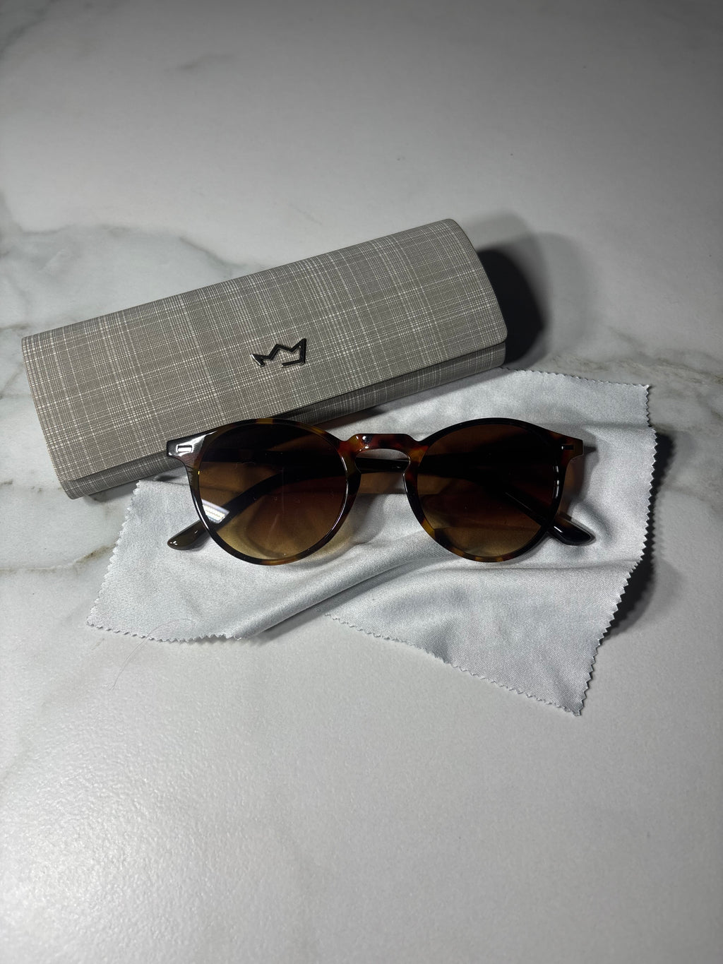 Stambuł Moon – okulary fashion inspirowane kontrastami Stambułu. Billion Moons