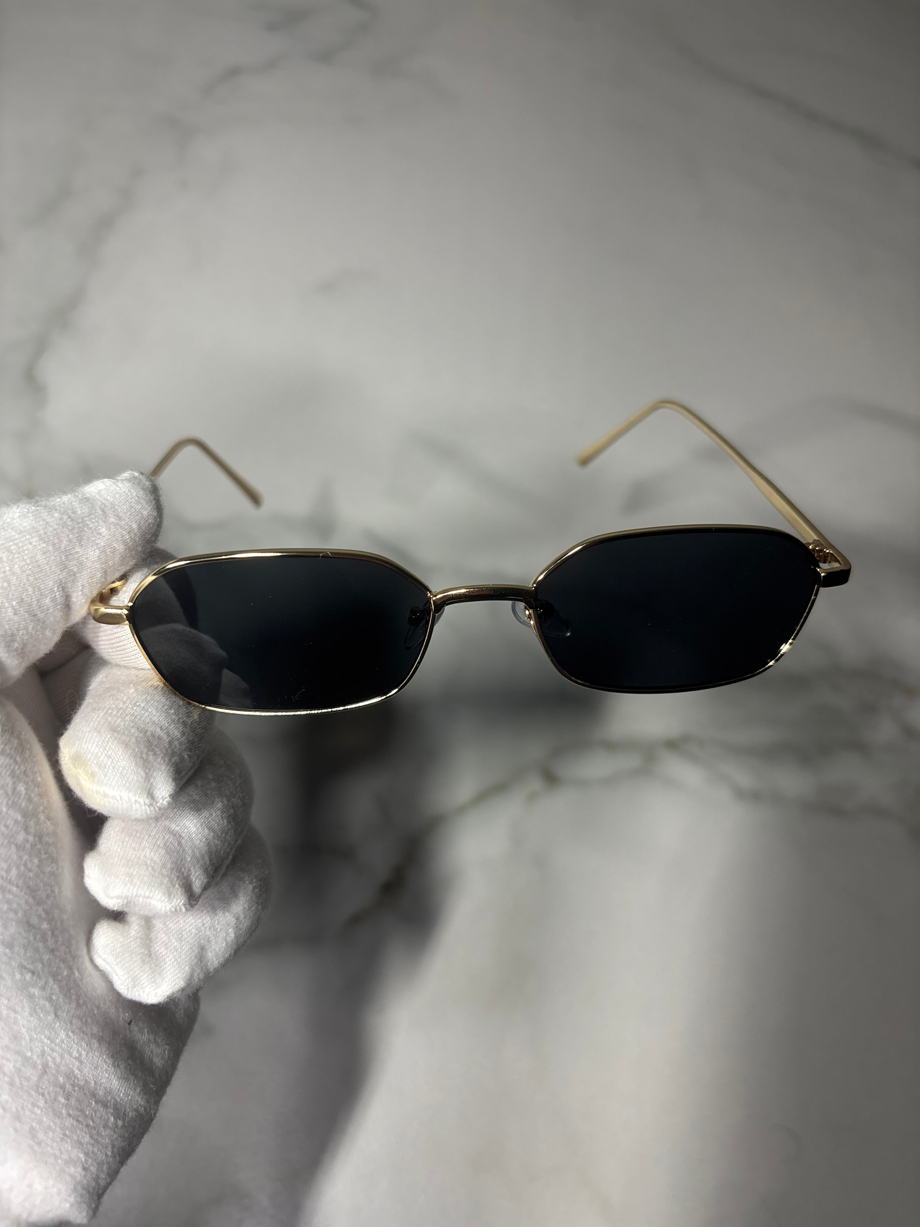 Ateny Moon – okulary fashion inspirowane światłem Aten.
Billion Moons