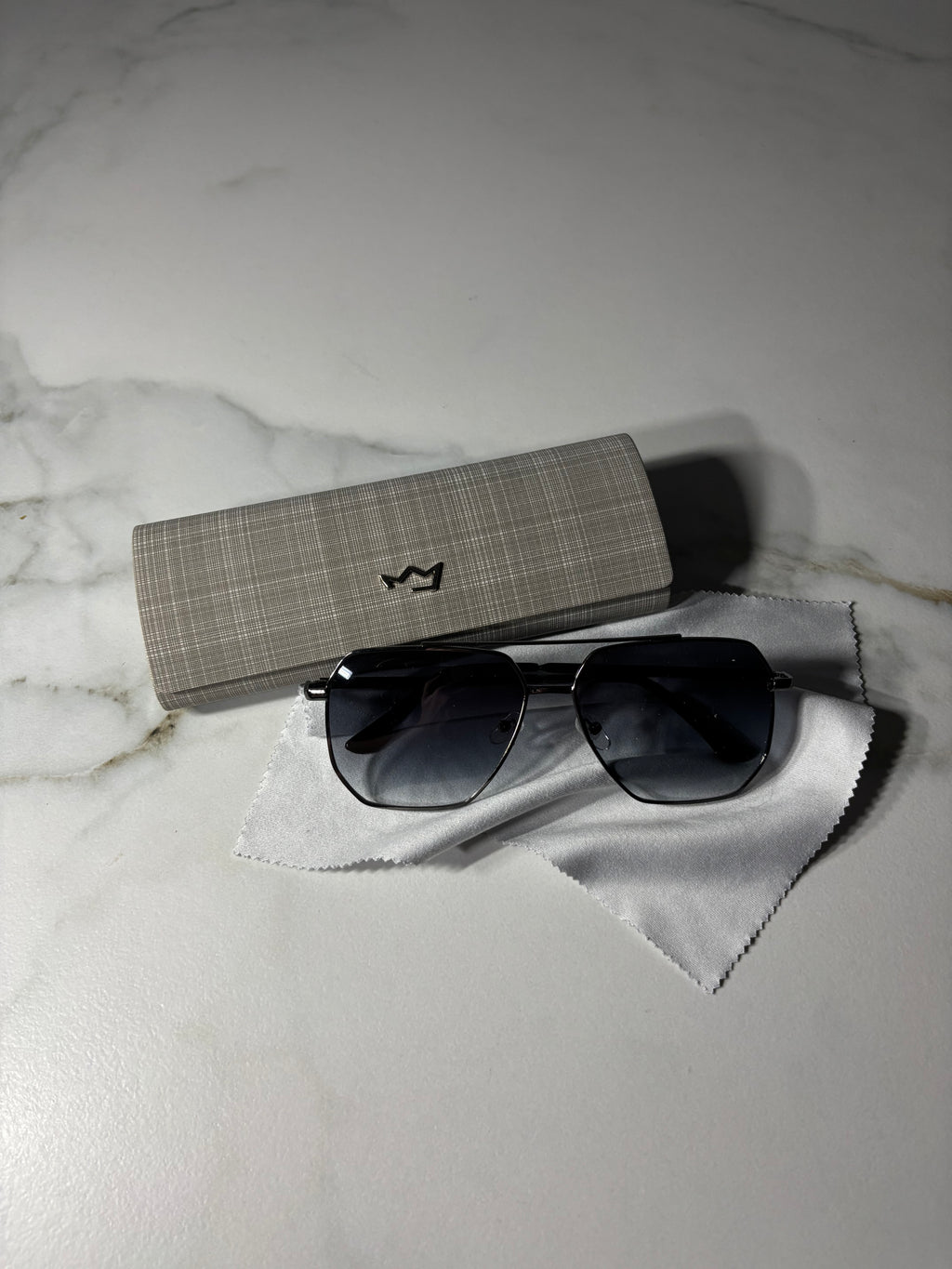 Phoenix Moon – okulary inspirowane światłem Phoenix|Billion Moons