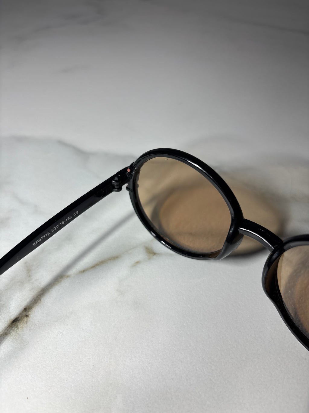 Boston Moon – okulary inspirowane klasyką Bostonu
| Billion Moons