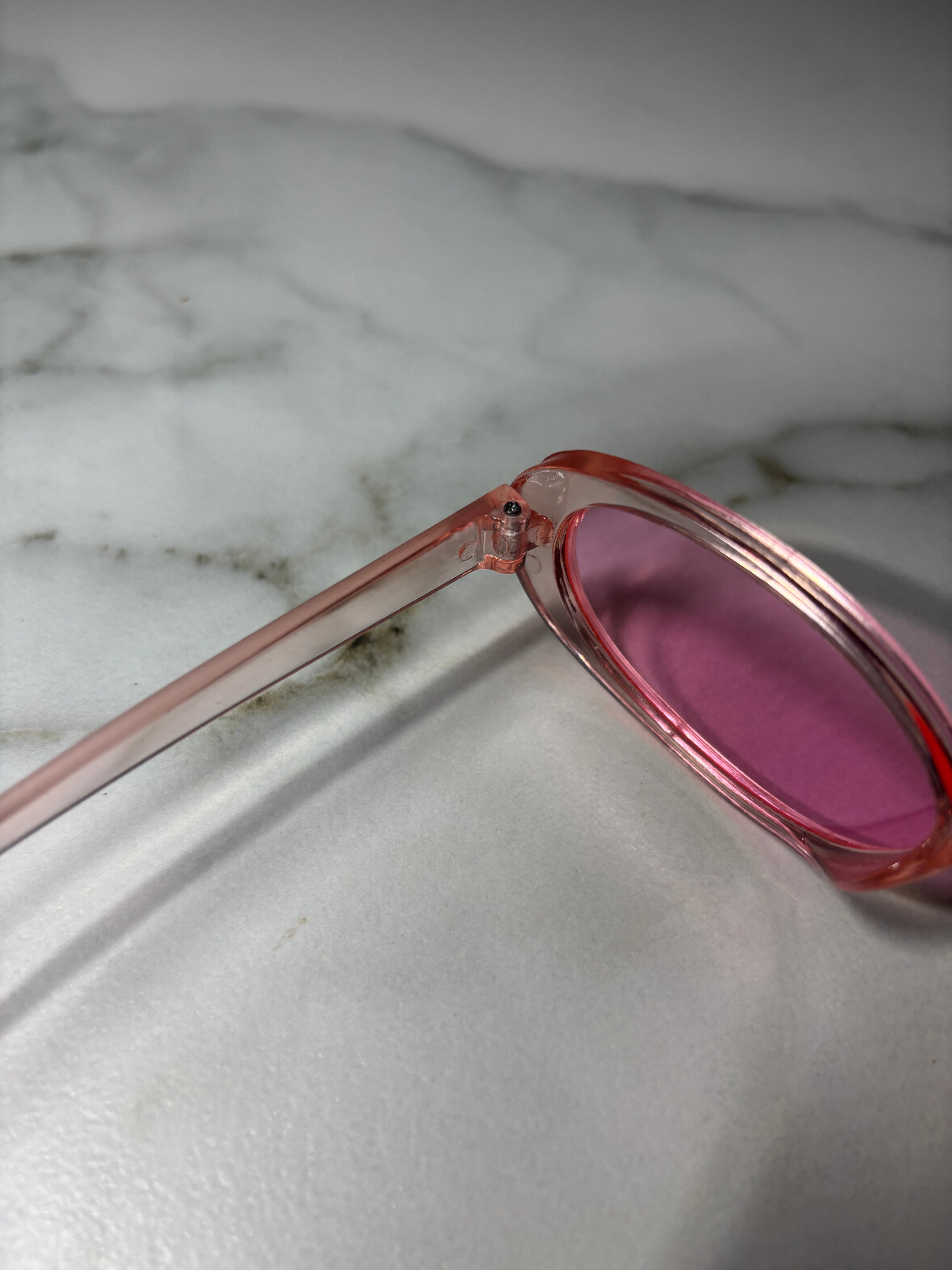 Edinburgh Moon – okulary fashion inspirowane spokojem Edynburga.
Billion Moons